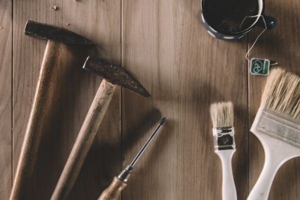What Tools Should a Beginner Woodworker Have?
